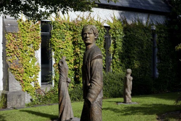 _mg_0894-man-in-manse-garden-sculpture