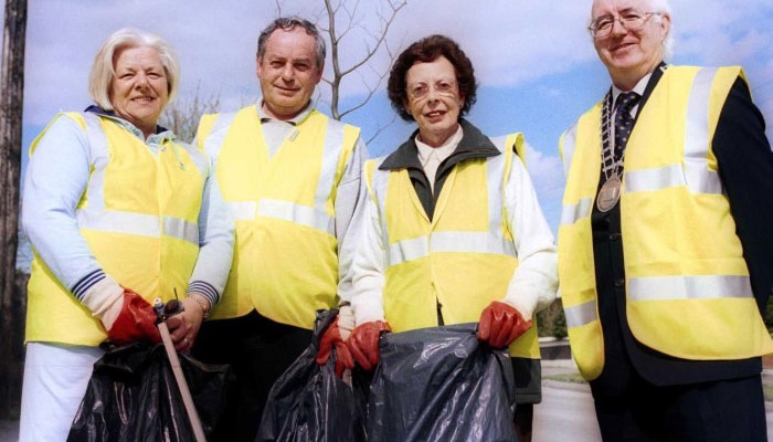 tidy-towns-file-01-committee-members-on-clean-up-day