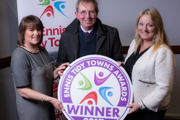 Eilsh O Byrne, Fr Donal Healy and Cllr Mary Howard